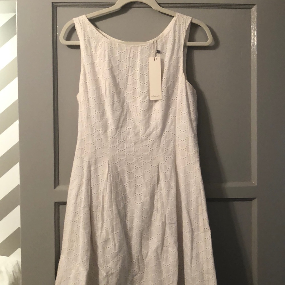 White sleeveless dress